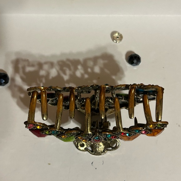 Flower gem metal claw hair clip - Picture 3 of 3